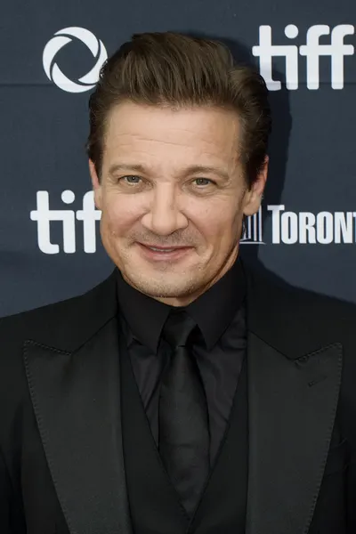 Джереми Реннер